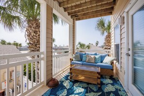Resortwoning, meerdere bedden, balkon, uitzicht op zwembad (Padre Island Retreat) | Uitzicht vanaf balkon