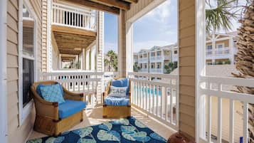 Casa de ciudad, varias camas, balcón, vista a la alberca (Padre Island Retreat) | Áreas de la propiedad