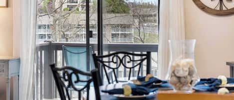 Condo, 1 King Bed with Sofa bed, Balcony, Golf View (Great Day) | Dining