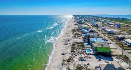 A Wave From it All - 3BR Beachside Coastal Retreat