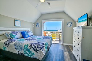 Rumah, Beberapa Tempat Tidur, patio, pemandangan samudra (A Wave From it All) | 3 kamar tidur dan didekorasi berbeda-beda