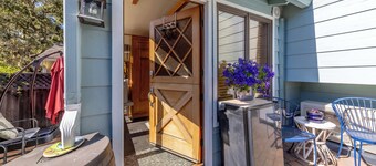 Snuggle Inn A Romantic Couples Retreat!