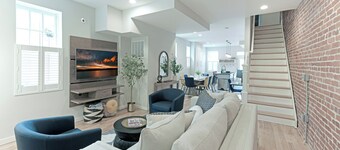 Upscale Old Town Alexandria Retreat - Walk to King St Metro