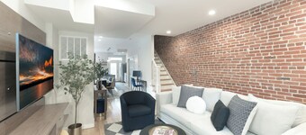 Upscale Old Town Alexandria Retreat - Walk to King St Metro