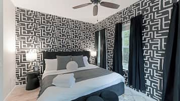 3 bedrooms, desk, travel crib, WiFi