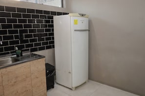 Fridge, microwave