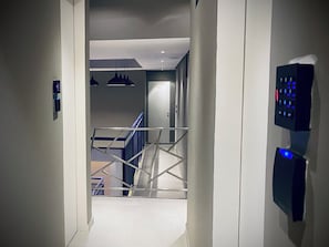 Apartament bàsic | Passadís