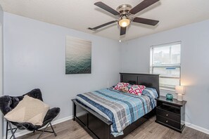 3 bedrooms, iron/ironing board, free WiFi, bed sheets