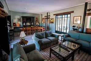 Hus – basic | Dundyner, individuelt dekorert og individuelt innredet