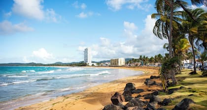 One minute walk to the beach!