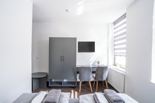 Soundproofing, free WiFi, bed sheets - Duisburger Hostel (Duisburg)