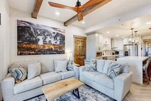 TV, fireplace - Ski-in/out condo with in/outdoor pools, sauna, hot tubs, game room, gym, W/D, AC (Park City)