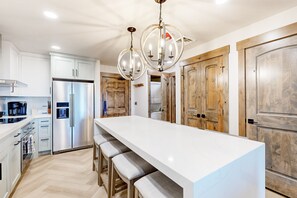 Fridge, microwave, oven, stovetop - Ski-in/out condo with in/outdoor pools, sauna, hot tubs, game room, gym, W/D, AC (Park City)