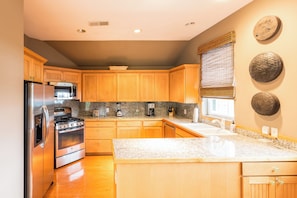 Mikroaaltouuni, uuni, liesi, astianpesukone