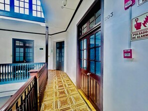 Living area - Green Orchid Hostel (Lima)