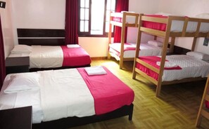 Free WiFi, bed sheets - Green Orchid Hostel (Lima)