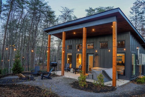 Luxurious Modern Cabin - Timber For Two