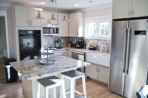 4BR Soundfront cottage |Private Dock|Fishing|