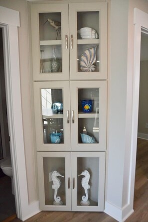 Interior - 4BR Soundfront cottage |Private Dock|Fishing| (Davis)