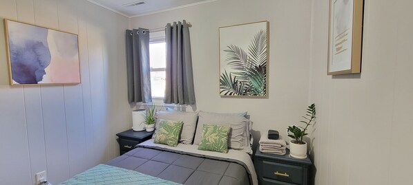 2 bedrooms, desk, iron/ironing board, free WiFi