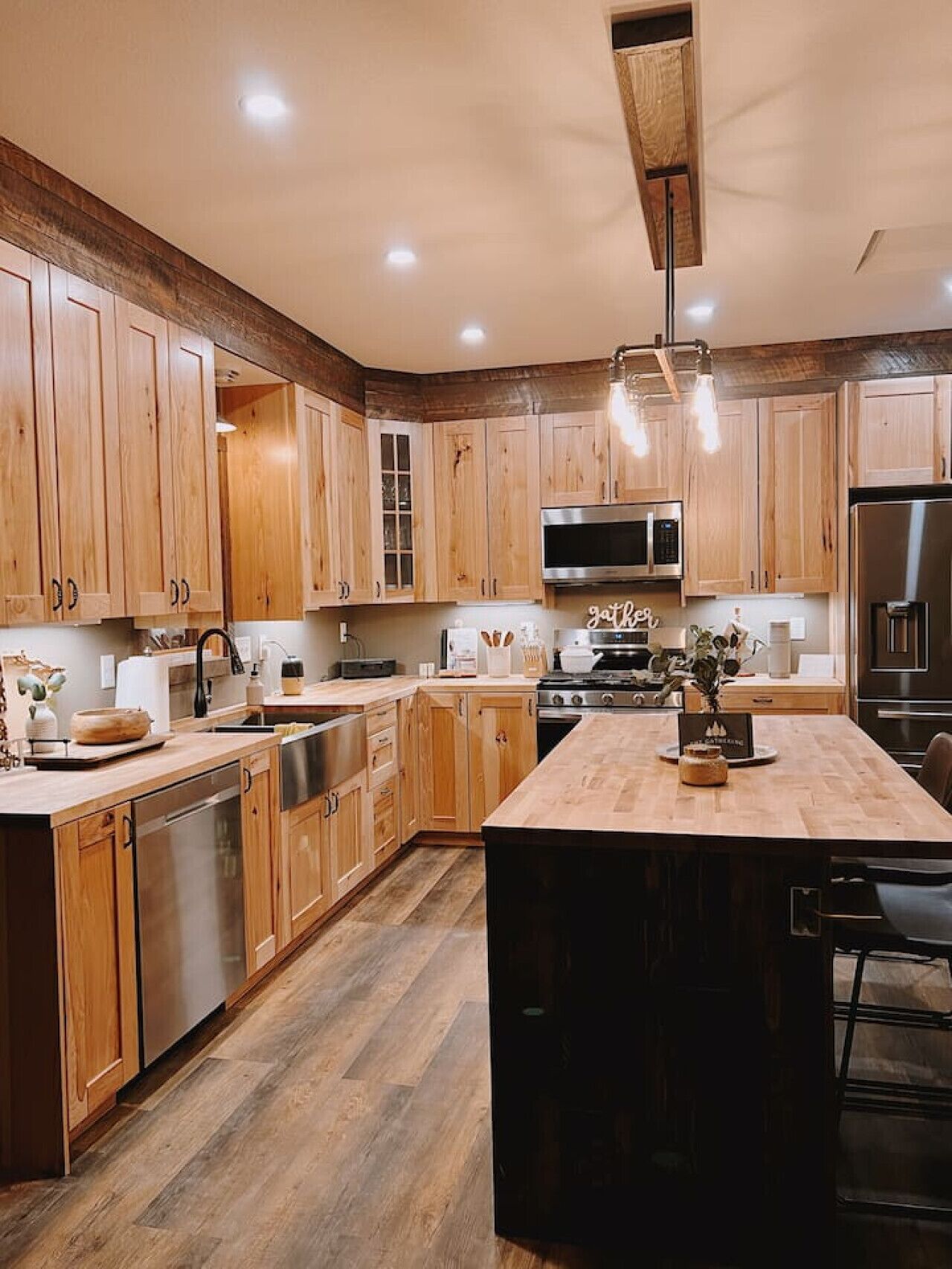 雪櫃、微波爐、焗爐、爐具