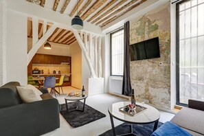 TV - 377 Suite Stella - Superb apartment in Paris (Paris 03 Temple)