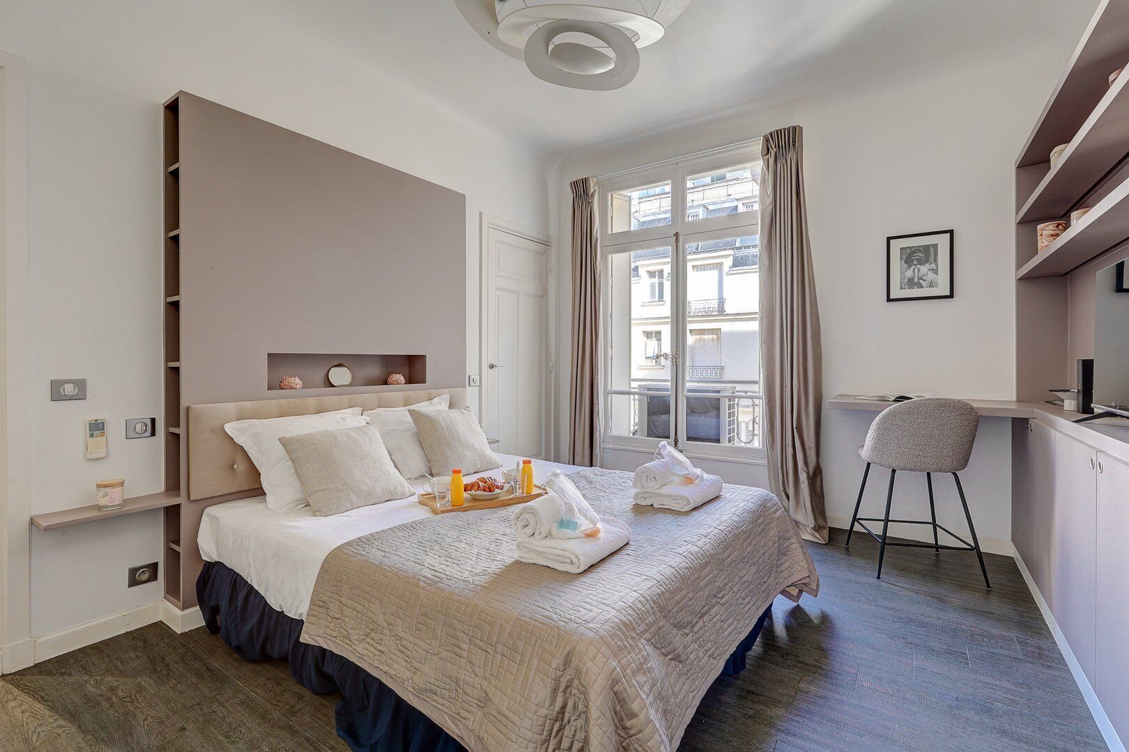 Iron/ironing board, WiFi, bed sheets