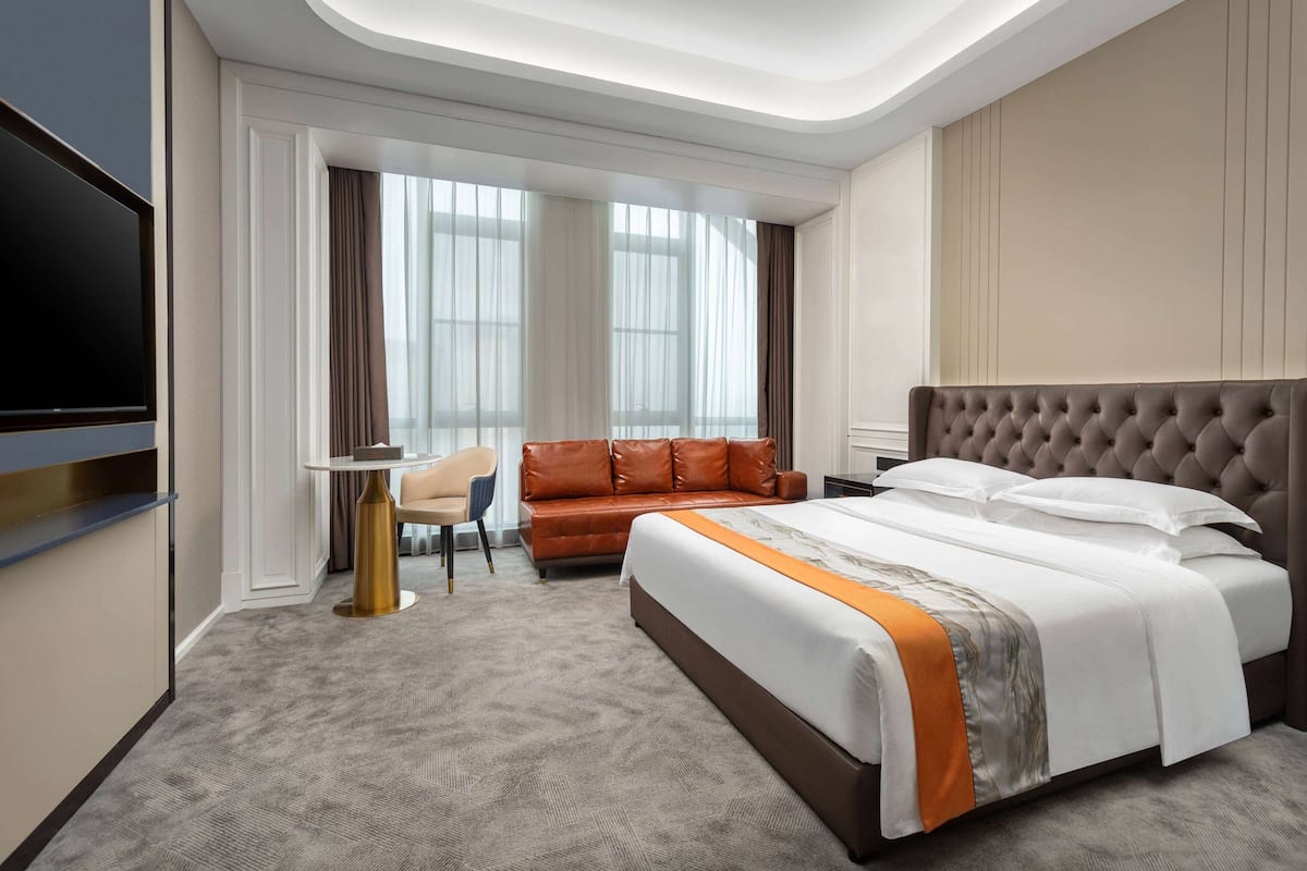 Deluxe-Zimmer, 1 King-Bett, Nichtraucher, Stadtblick
