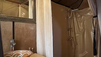 Deluxe Room, Desert view | Bathroom