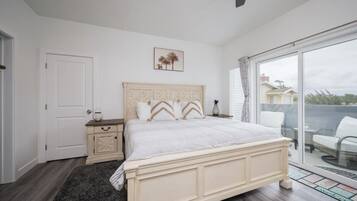 3 habitaciones, tabla de planchar con plancha, cuna de viaje y wifi