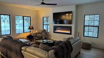 TV connectée, cheminée