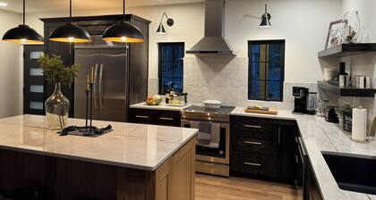 New build behind Elkins Resort on Priest Lake. Checks every box!