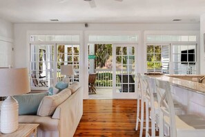 TV, fireplace, offices