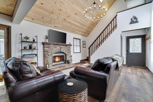 Welcome to House in the Trees in The Hideout!