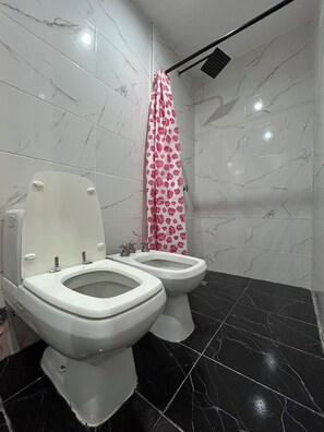 Free toiletries, towels, toilet paper - Córdoba Suites (Buenos Aires)