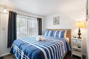 Family House, 1 Queen Bed | 1 bedroom, iron/ironing board - South Arm Retreats Standard Room 1 (East Jordan)