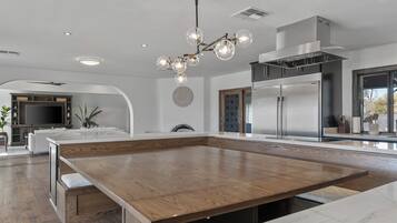 House, Multiple Beds, Pool Access, Pool View | Private kitchen | Fridge, microwave, oven, stovetop