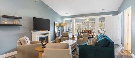 Condo, Multiple Beds, Fireplace, Golf View (Eagle's Nest at The Club) | Living area | 42-inch flat-screen TV with digital channels