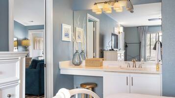 Condo, Multiple Beds, Fireplace, Golf View (Eagle's Nest at The Club) | 2 bedrooms, individually decorated, individually furnished, free WiFi