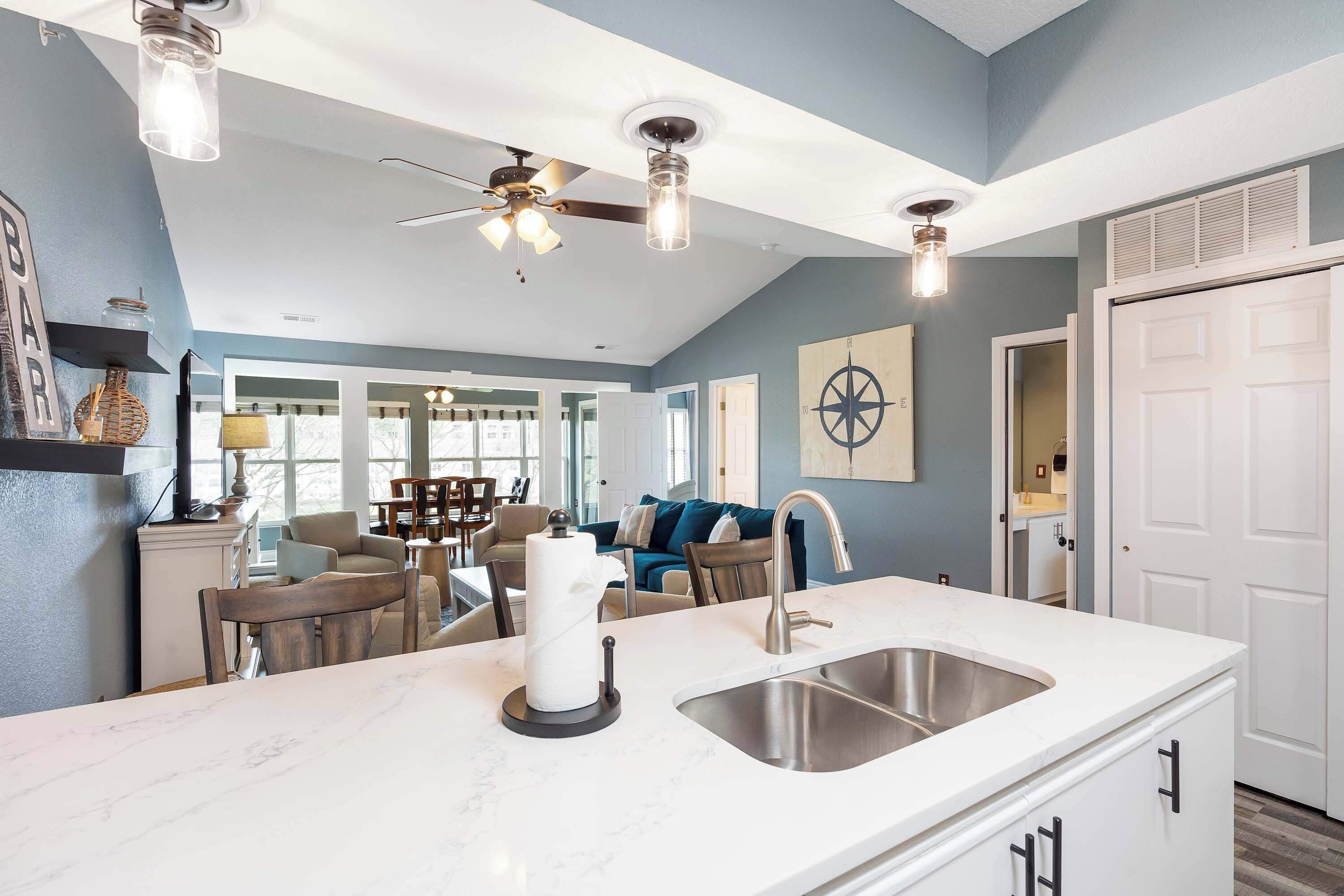 Condo, Multiple Beds, Fireplace, Golf View (Eagle's Nest at The Club) | Interior