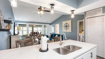 Condo, Multiple Beds, Fireplace, Golf View (Eagle's Nest at The Club) | Interior