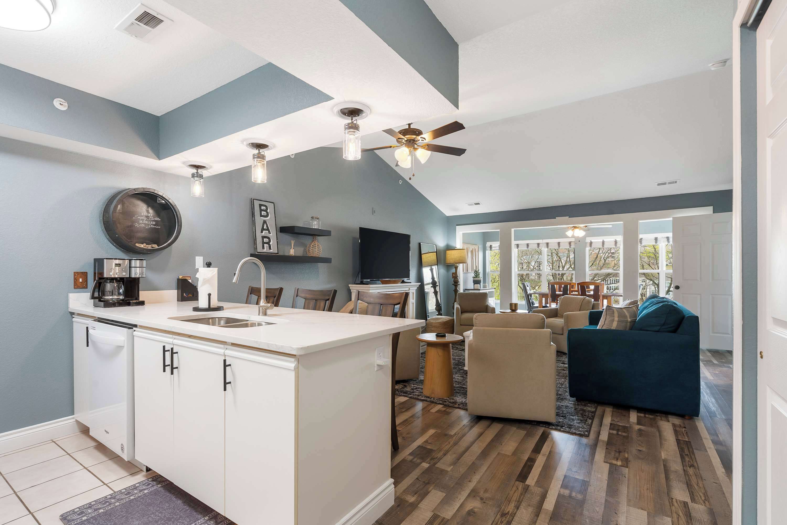 Condo, Multiple Beds, Fireplace, Golf View (Eagle's Nest at The Club) | Interior