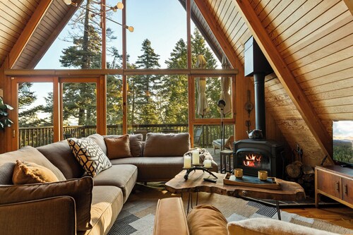 The Tranquil Pines A-frame Cabin Spectacular Views!