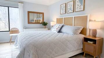 4 bedrooms, individually decorated, individually furnished, free WiFi
