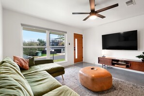 House, Multiple Beds, Pool Access, Pool View (Oakshade Oasis) | Living area | 50-inch flat-screen TV with digital channels