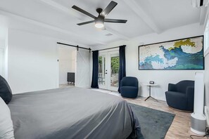4 bedrooms, individually decorated, individually furnished, free WiFi - 4 Bedroom Near Soco With a Private Pool & Sauna (Austin)