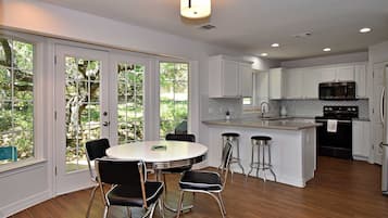 House, Multiple Beds, Patio, Garden View (Dreamy Dripping Springs) | Private kitchen | Fridge, microwave, oven, stovetop