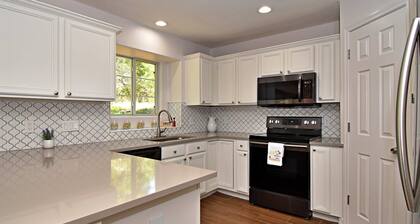 Dreamy Dripping Springs Near Parks, Hiking & More!