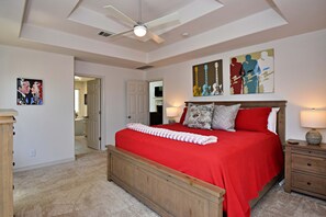 Maison, plusieurs lits, patio, vue jardin (Dreamy Dripping Springs) | 4 chambres, décoration personnalisée, ameublement personnalisé