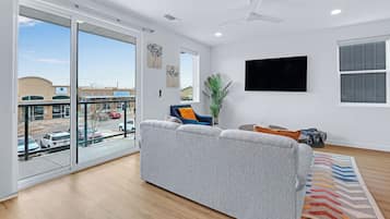 Condo, 1 Queen Bed with Sofa bed, Balcony, City View | Living area | TV